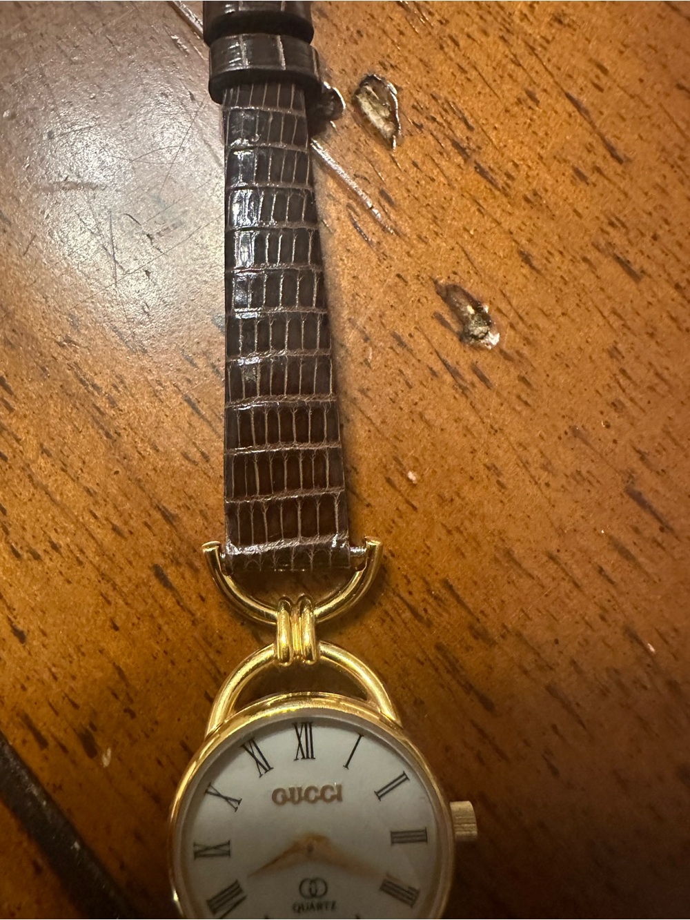 Gucci 6200L Gold and White Dial Watch with Burgundy Strap VINTAGE - WORKS - Picture 9 of 9